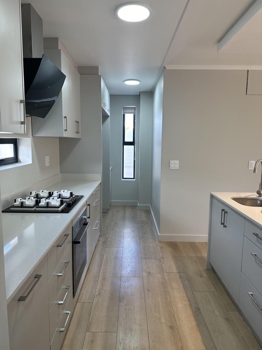 3 Bedroom Property for Sale in Lemoenkloof Western Cape